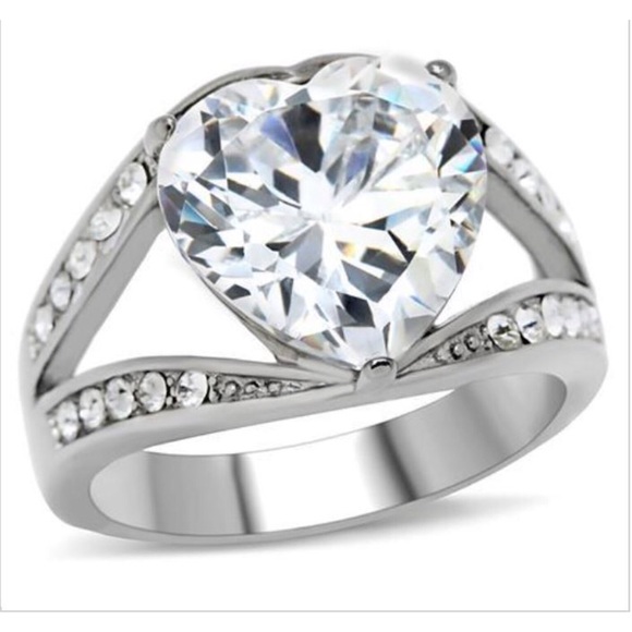 STAINLESS STEEL Large Cubic Zirconia Heart Ring - Picture 11 of 12